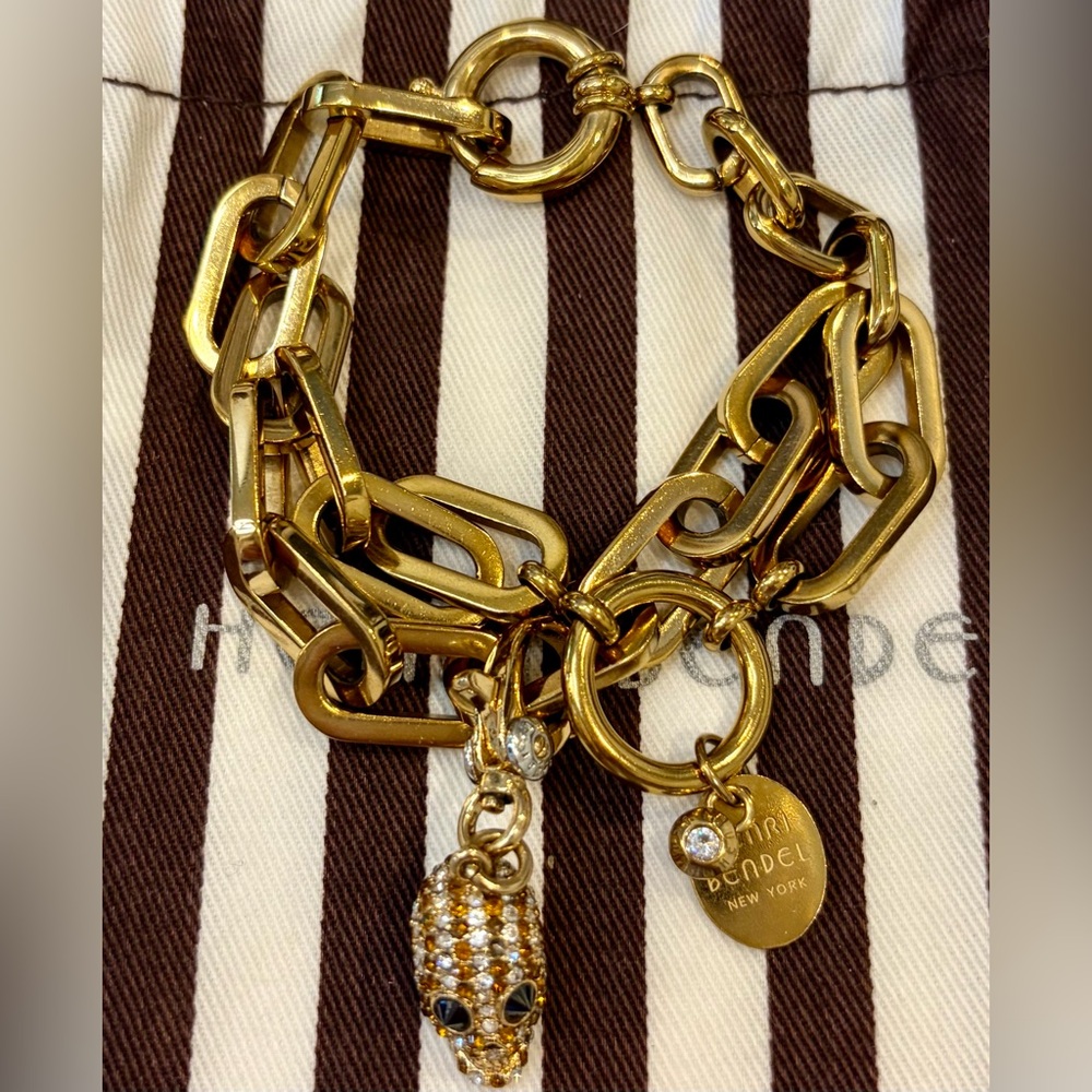 RARE EUC HENRI BENDEL SKULL BRACELET GOLD TONED CHUNKY CHAIN CRYSTAL SKULL CHARM - Picture 3 of 11